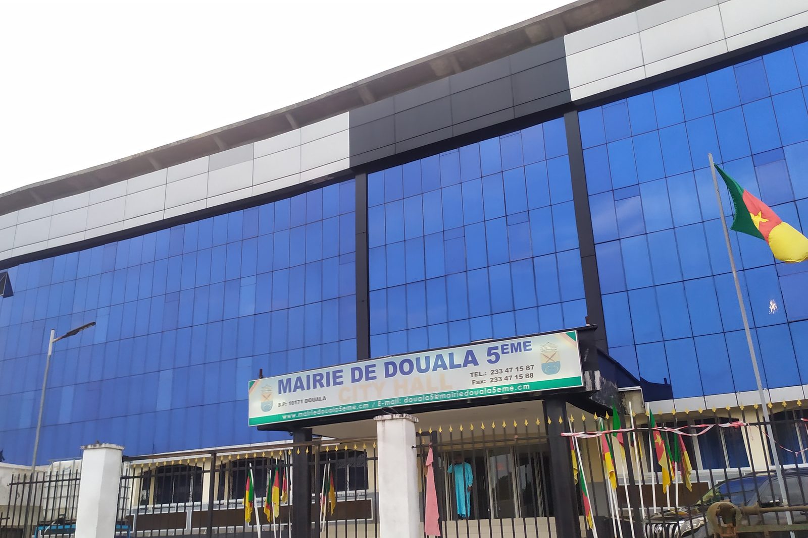 Mairie de Douala 5ème, illustrant les projets suivis en contrôle technique au Cameroun
